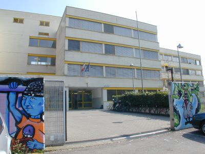 Pioggia di multe al liceo Agnesi