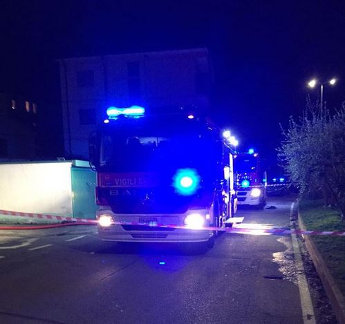 Maxi rogo al Villaggio tre auto in fiamme a Germanedo FOTO