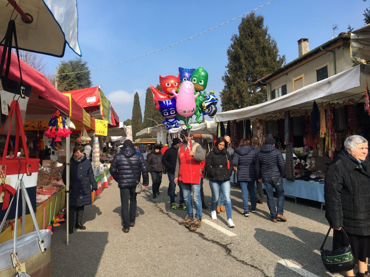 Santa Apollonia crocevia della campagna elettorale LE FOTO DEI GAZEBI