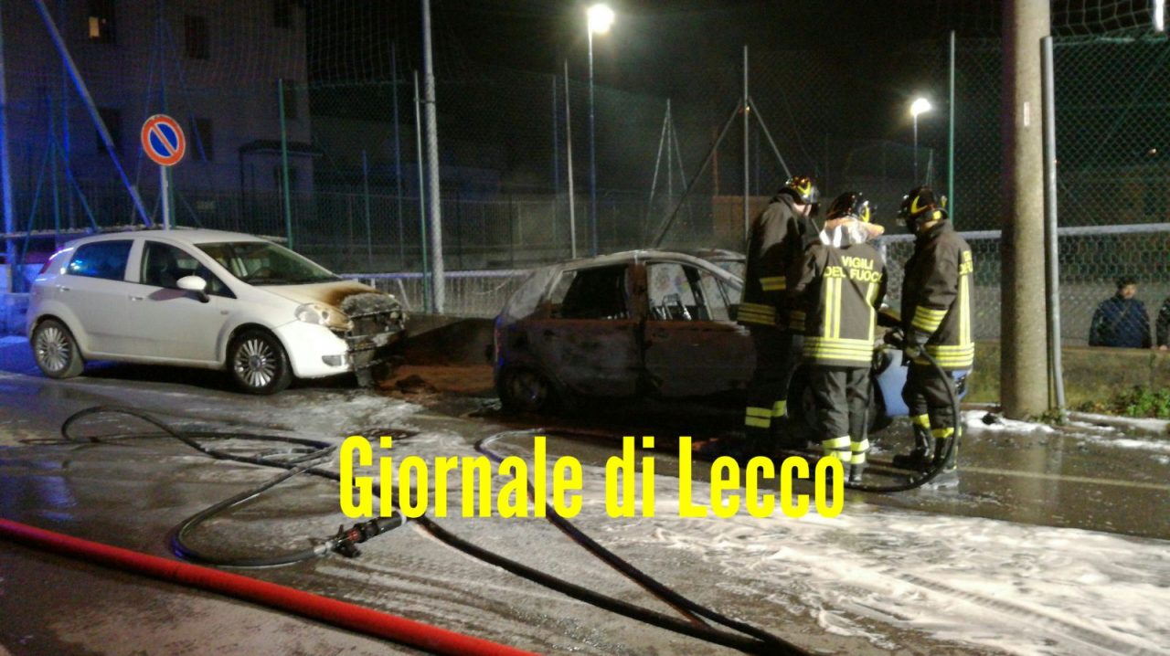 Auto incendiate ennesimo inquietante episodio