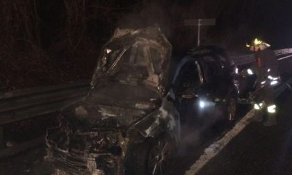 Auto prende fuoco sulla Statale 36