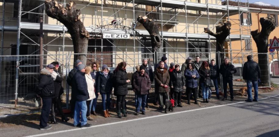 Migranti a Calolzio, protestano i commercianti FOTO e VIDEO