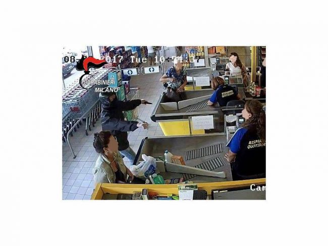 Arrestati dai carabinieri i rapinatori dei supermercati della Brianza
