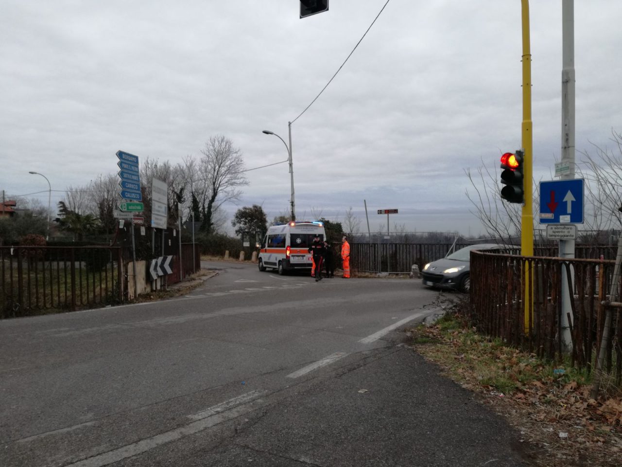 Allarme al ponte di Paderno, soccorso un uomo