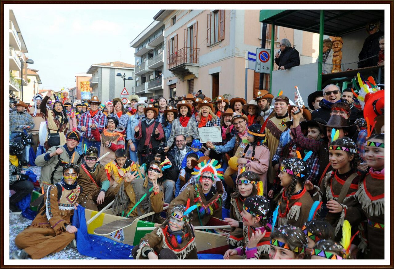 Carnevale Calusco, in 5mila per le strade TUTTE LE FOTO