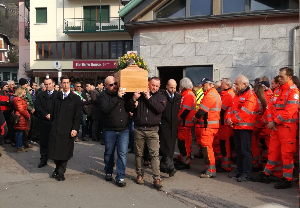 Centinaia di persone presenti per l’ultimo saluto a Ezio Artusi