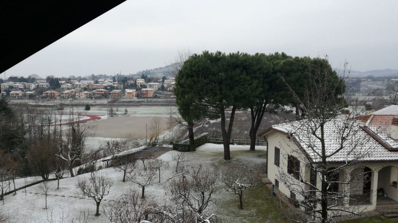 Burian è arrivato, spolverata di neve sul Meratese FOTO