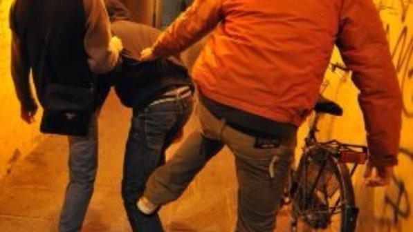 Alunni violenti e i professori finiscono in ospedale