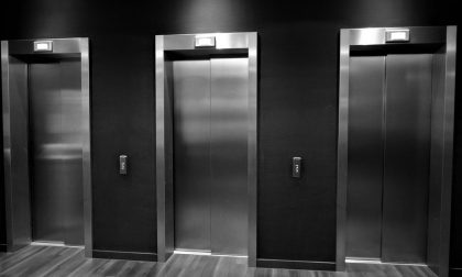 Menaggio due studenti bloccati in ascensore a scuola