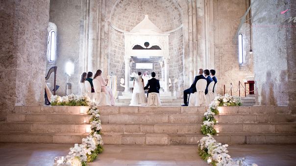 Non si sposa più nessuno cancellato persino il corso fidanzati