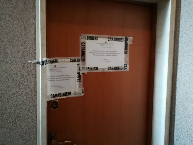 Duplice omicidio a Ornago , ancora in lavatrice i vestiti usati per ripulire il sangue