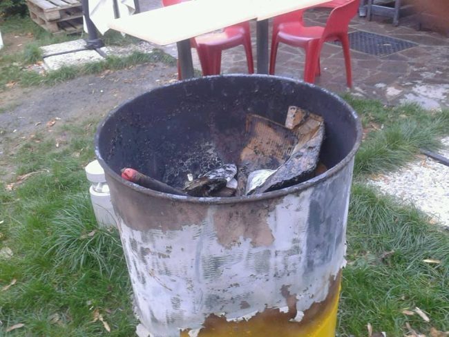 Ci risiamo libri incendiati all’Arci, minorenne nei guai