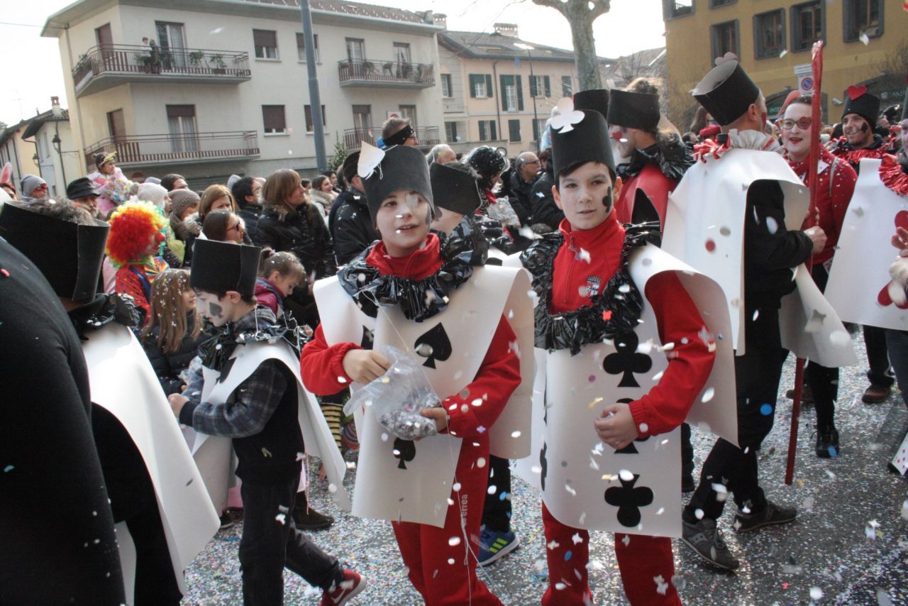 Arcellasco trionfa al corteo della ProLoco di Oggiono