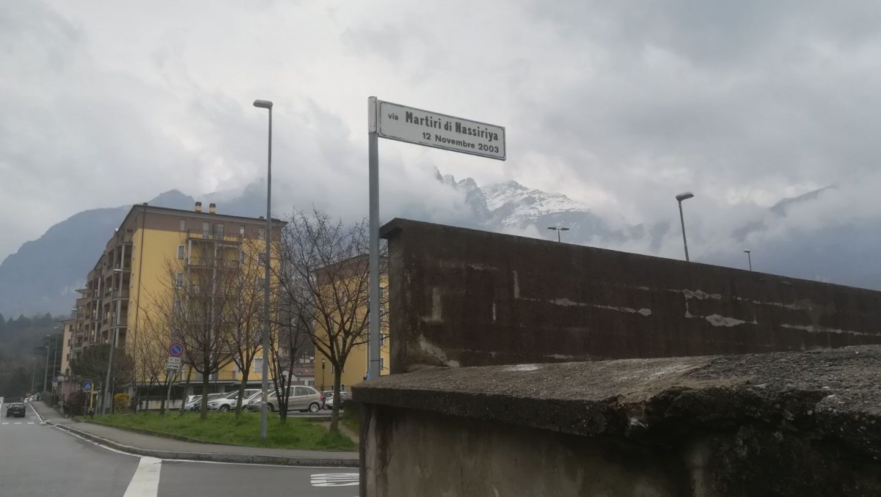 Dopo l’oltraggio ripristinata la targa di via Nassiriya