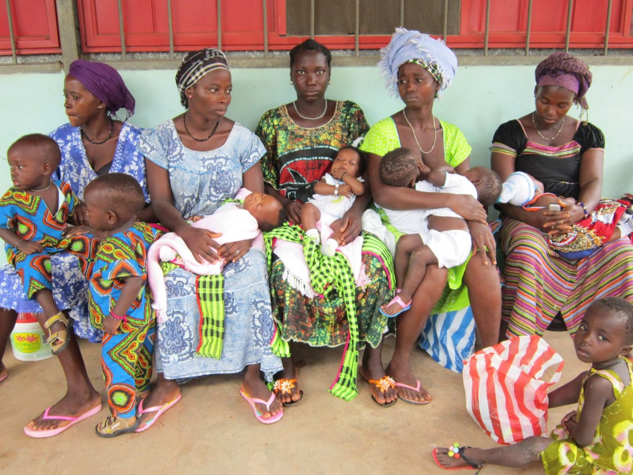 Bambini malati ospitati dalla Onlus Kibinti