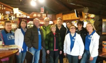 Il cielo della Valsassina si illumina di blu per sensibilizzare sull'autismo FOTO E VIDEO