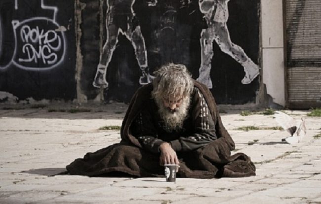 Parroco comasco difende l’ordinanza anti clochard