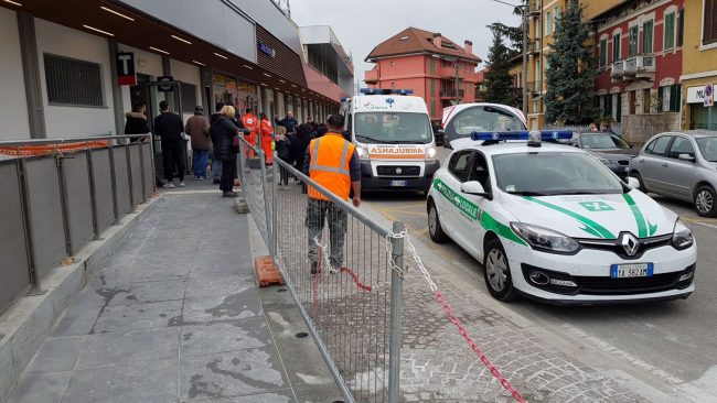 Senzatetto aggredito in una stazione della linea Lecco Milano: identificato un 16enne
