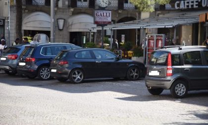 Caro parcheggi a Lecco, dura protesta di Confcommercio