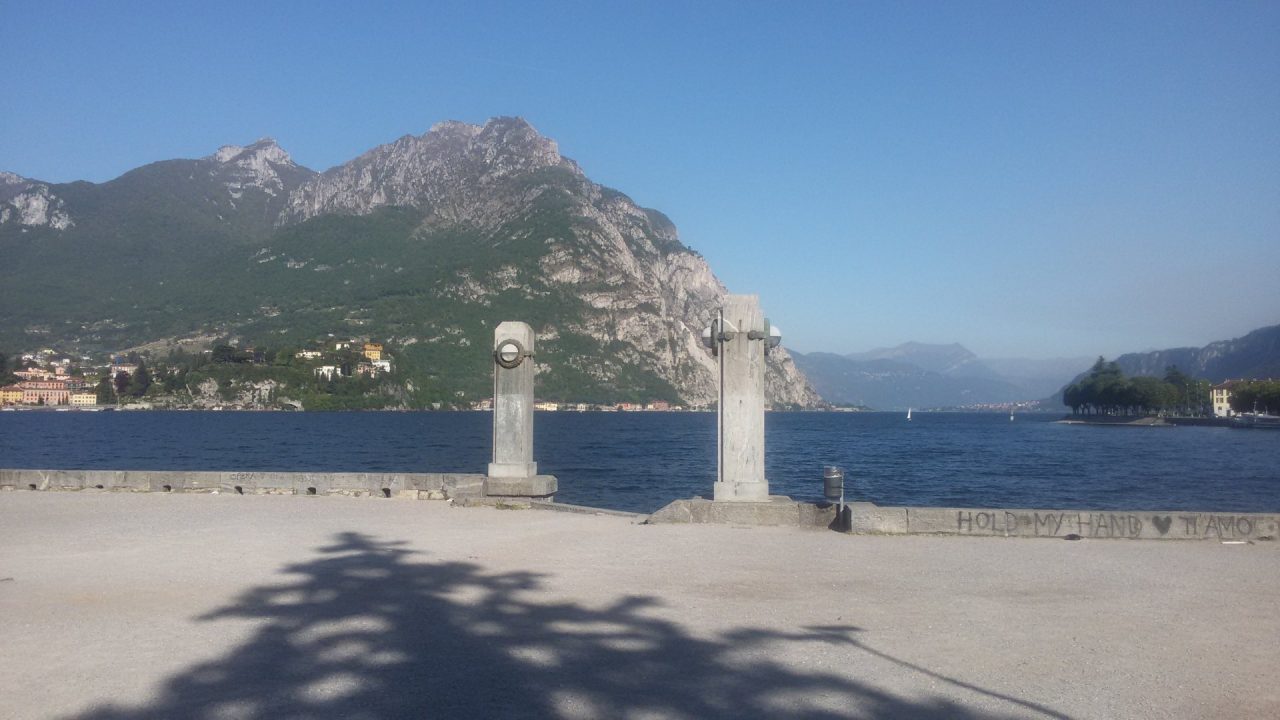300 volontari in campo per ripulire le sponde del lago e dei torrenti di Lecco