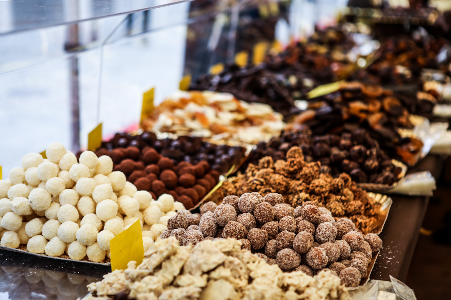 Festa del Cioccolato di Lecco 2025 in  Piazza Cermenati tra golosità e sculture di cioccolato