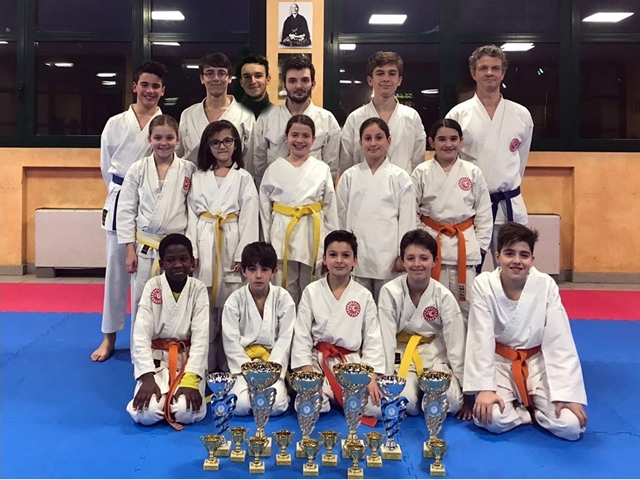 Sei podi per la Nihon Karate al Trofeo Open Fik