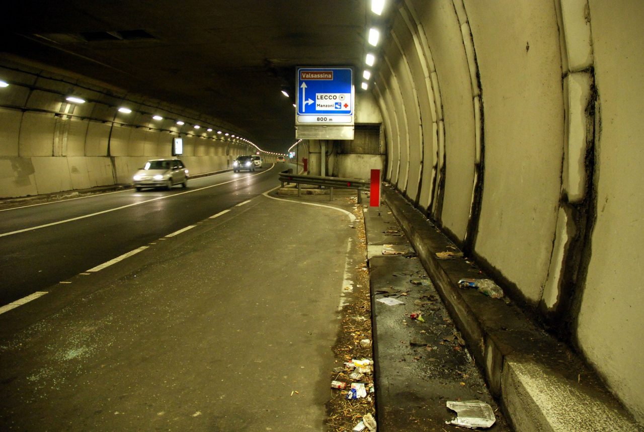 Frontale nella Lecco Ballabio, ventenne in gravi condizioni