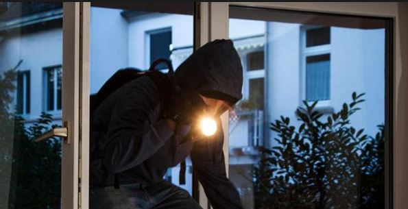 Predoni scatenati: dopo le razzie si pensa alle ronde notturne