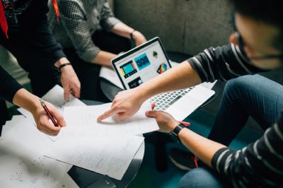 Ricerca lavoro, il Comune mette in vetrina i suoi giovani