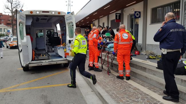 Ancora grave senzatetto aggredito da ragazzini in stazione sulla Lecco Milano