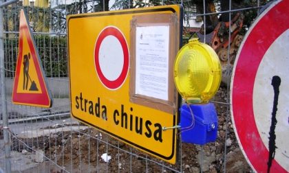 Strada chiusa per frana a Caprino Bergamasco