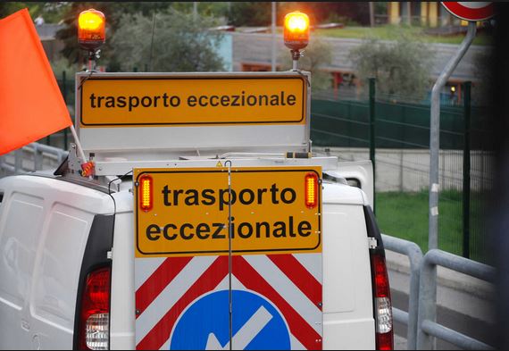 Trasporto eccezionale: camion di 60 metri sulla Statale 36 ECCO LE CHIUSURE