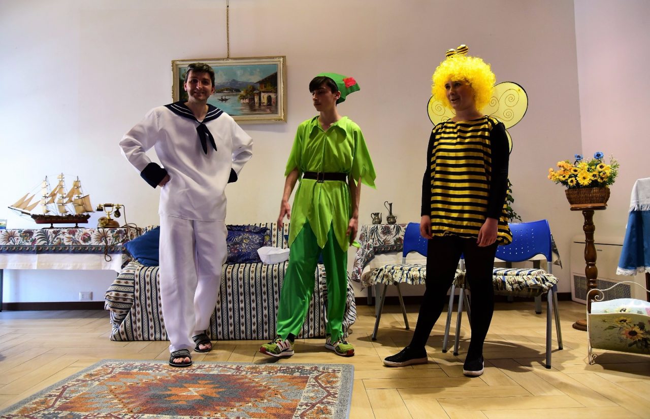 “A casa finalmente!”, la commedia degli Ever green fa il pienone a Vercurago FOTO