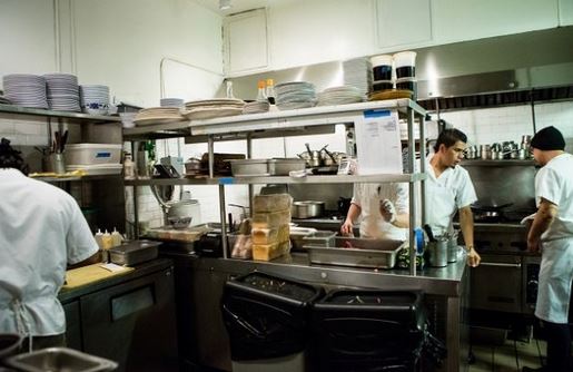 Lavoratori in nero nei ristoranti: maxi multa e denuncia per tre imprenditori