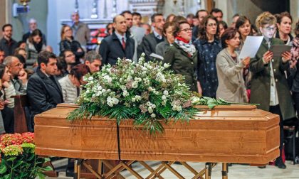 Giovane mamma morta: un "inno alla vita" i funerali celebrati a Rho