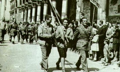 Sulla scalinata della Madonna di Lourdes si ricordano gli eroi della Resistenza lecchese