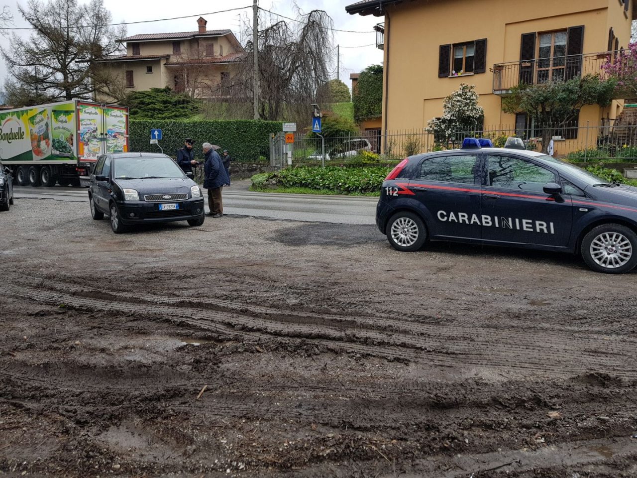Paura per una ragazzina investita e sbalzata di 3 metri