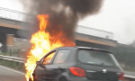 Auto in fiamme sulla Statale 36 VIDEO