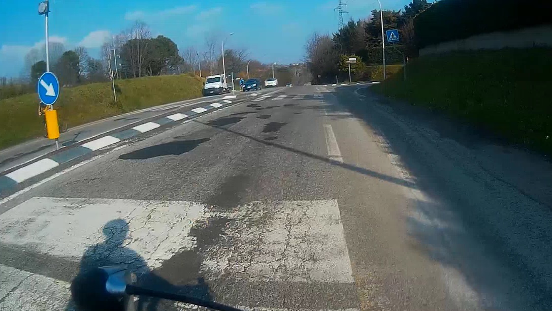 In bici nel Meratese si rischia la vita INCHIESTA CON FOTO