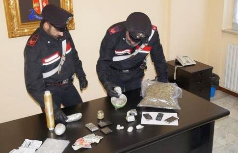 Spaccio di droga sulla Statale 36: 25enne in manette. Aveva un kg di marijuana