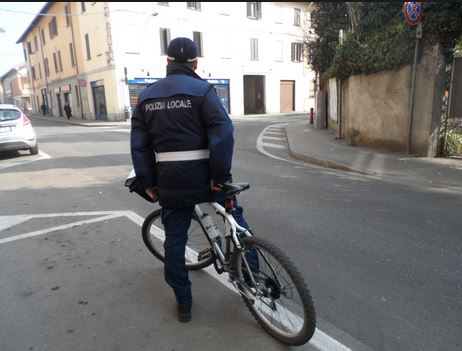 Va al Consiglio in bici e le rubano la due ruote: amara sorpresa per la leghista