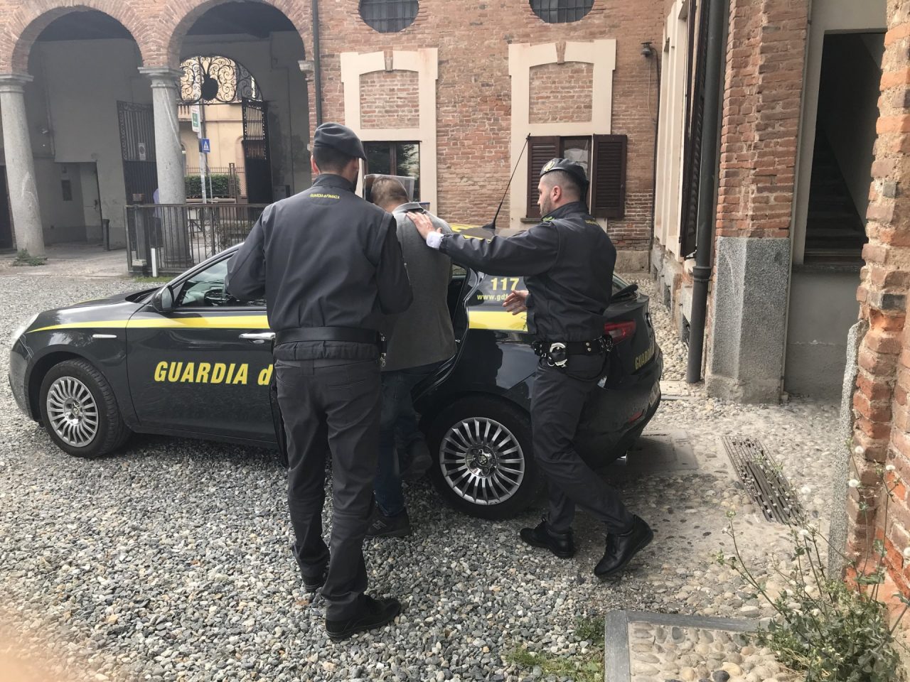 Maxi frode fiscale: ai domiciliari due lecchesi nell’operazione Domus Aurea