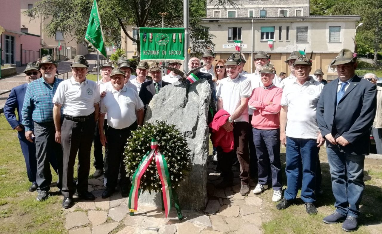 Gli alpini di Pescate hanno spento 25 candeline