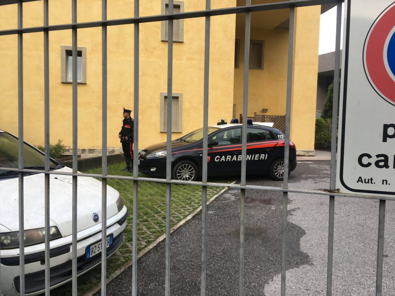 Tragica caduta al centro anziani, muore a 65 anni