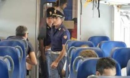 Far west in stazione e sui treni: edicolante aggredito e 21enne mostra i genitali ad una donna