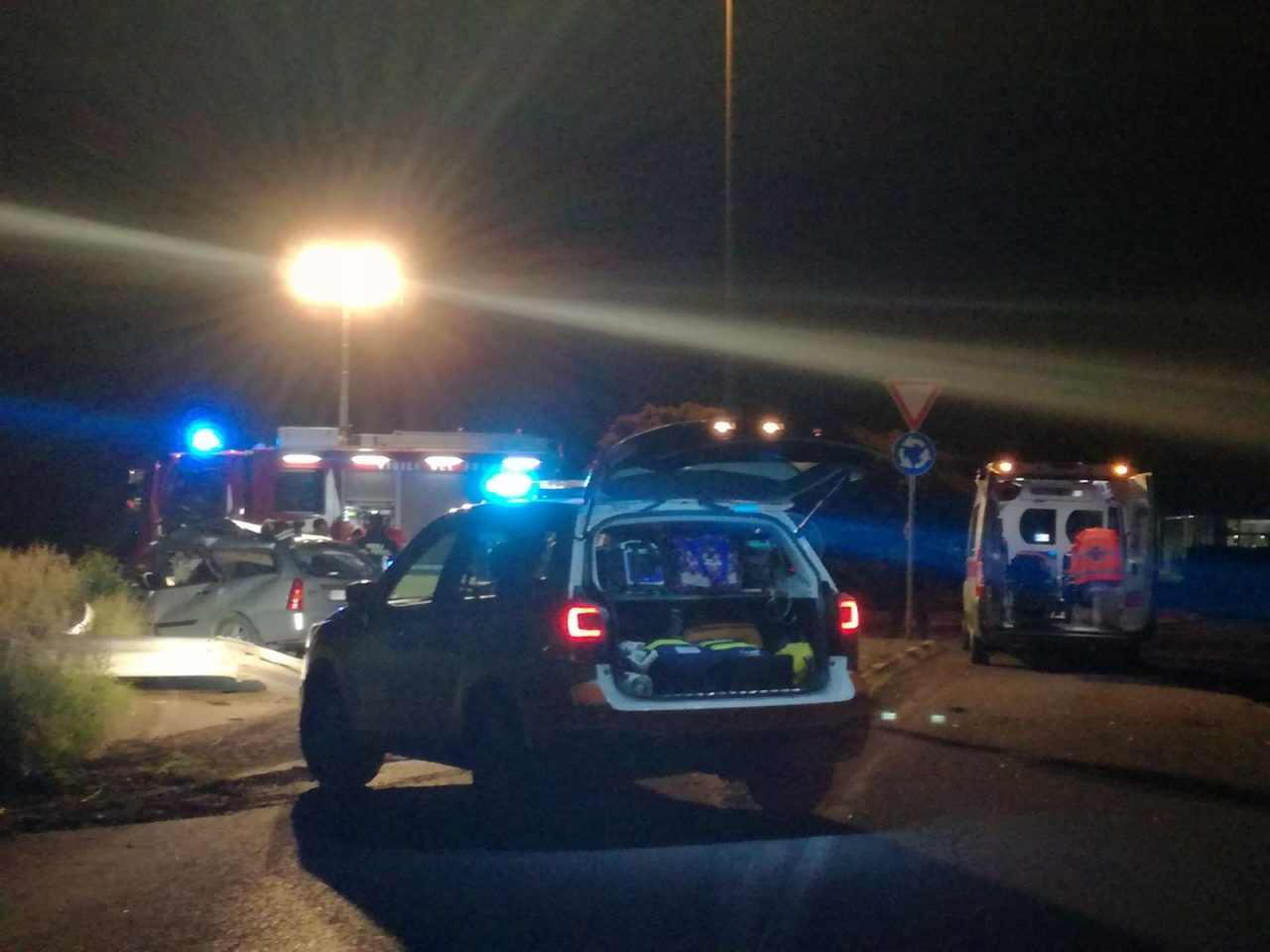 Incidente mortale, è Lorenzo Pizzuco la giovane vittima del tragico schianto di questa notte