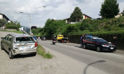 Violento scontro auto-moto a Brivio, due giovani feriti