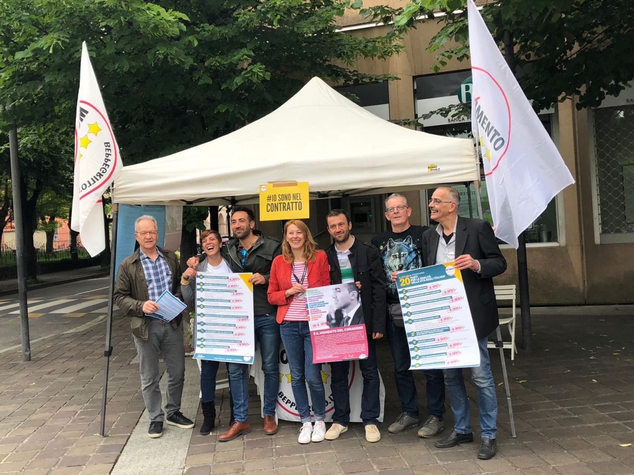 Contratto Governo il M5S di Merate incontra i cittadini in piazza