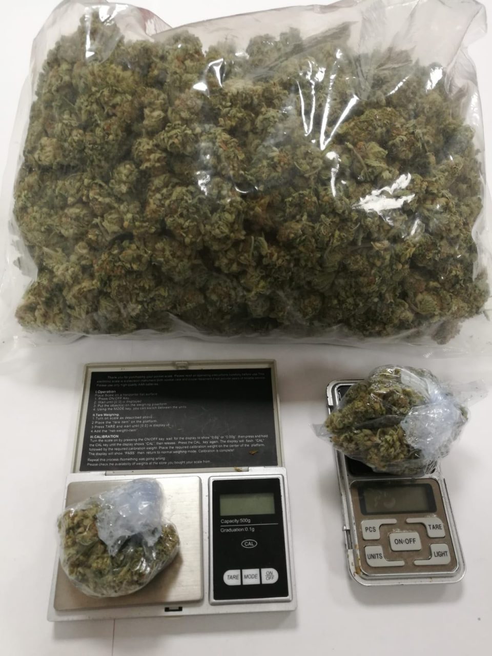 Spaccio droga, nei guai un ragazzino con mezzo kg di marijuana