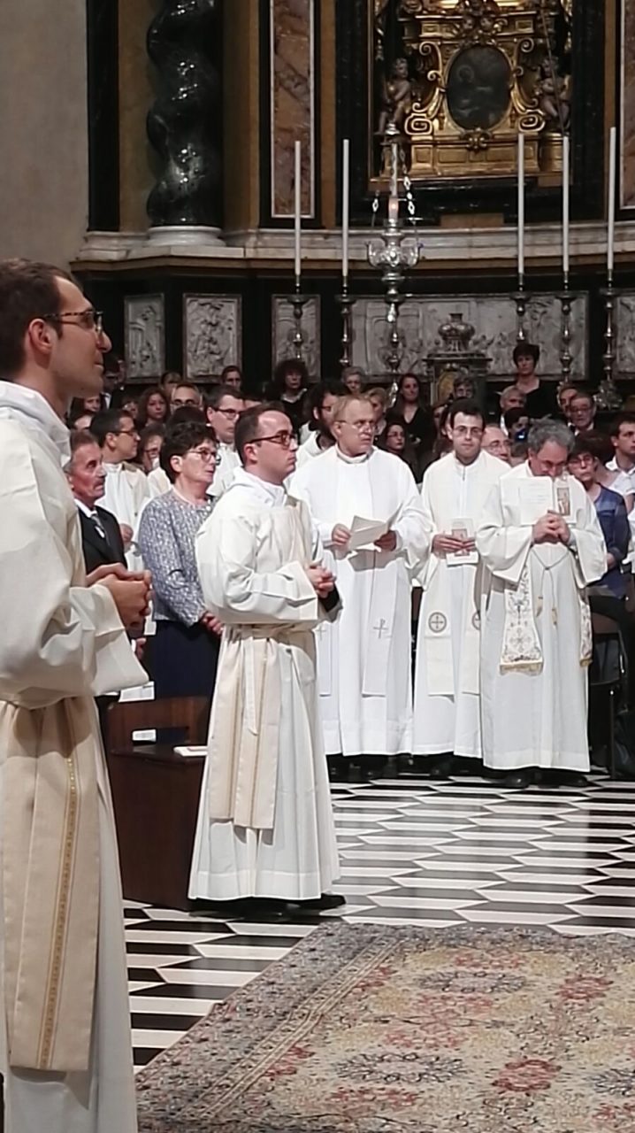 Gabriele Mazzoleni è in corso l’ordinazione sacerdotale FOTO e VIDEO